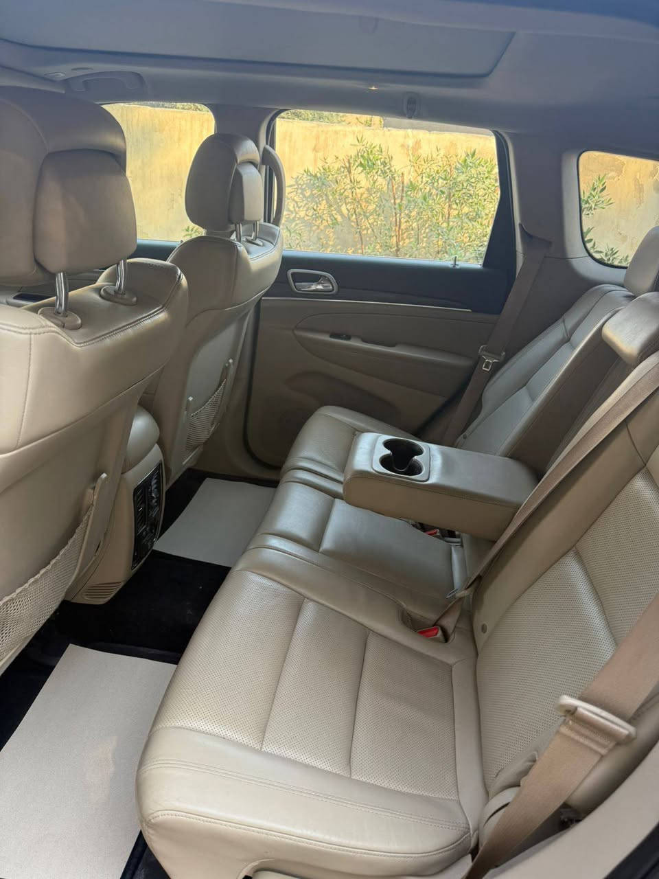 سلام عليكم جيب لا ريدو وارد امريكي فول واحد على واحد اخوان صوره الحادث بل منشور والسونار هم بل منشور بيه تبديل بابين الجه اليمنه بل عراق السياره بدون اي داخل ماشي 100 رقم بغداد جديد اخوان الريد تفاصيل يتصل او بيه خير ويدلل شرط مكينه كير حدادي على الشركه موديل 2020 الله وكيلك دينار مذب عليه سعر 220  رقم تلفوني ***********
