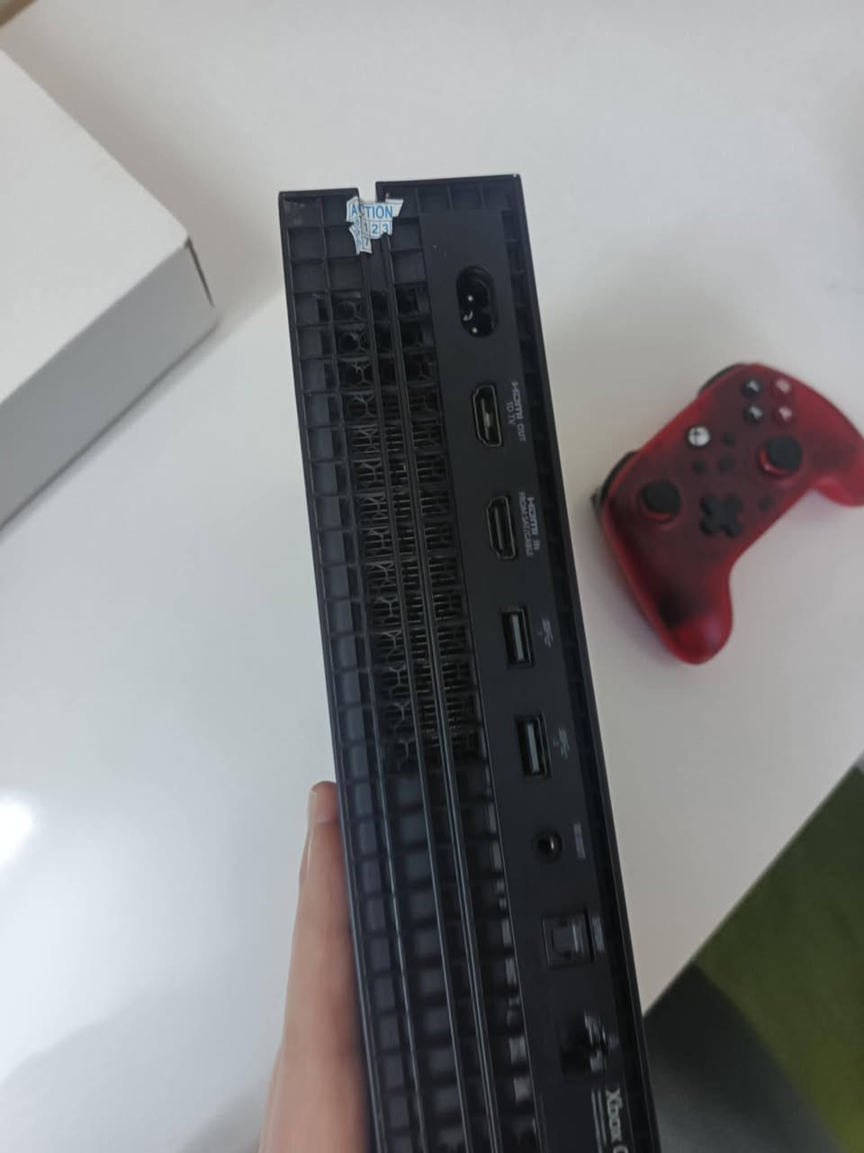 السلام عليكم اخوان 
جهاز XBOX ONE X 
1T
يدتين كيم سير احترافية 
عدة العاب بس لازم اشتراك كيم باس
مع العاب مجانية 
يوجد توصيل 
للتواصل خاص


**إذا كنت صاحب هذا الإعلان وتريد حذفه لأي سبب، رجاءا أرسل رسالة إلى الدعم الفني**