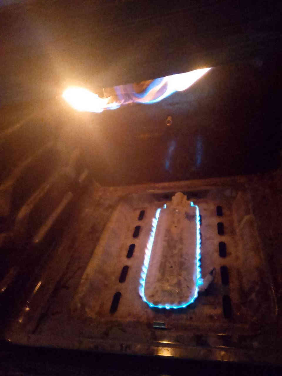 من رخصة الادمن بيع مستعجل
طباخ اربع عيون كله شغال تركي السعر75الف
حله شارع ،60
***********
***********
