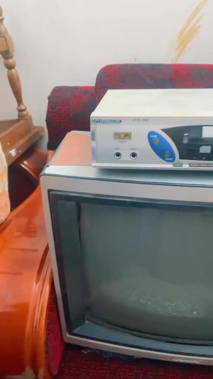 للبيع
ميز كلاسك نضيف جدآ بلا زجاج بس الميز 
+تلفزون عدد 2 شغالات + سيدي شغال السعر 125 الف مكان بغداد الكرخ يتوفر توصيل

سلاه مطبخ جيل الطيبين نوادر  النضافه 💯 ب💯 السعر 50 قفل ***********
