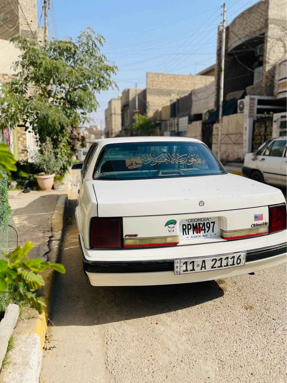 السلام عليكم اولدز 1990 بسمي رقم انكليزي مميز السياره خير من الله كير مكينه مكفولا بيها ضربه زغيره بالجاملغ الخلفي وشوي بالباب شواصي لغود سليمه السياره خير من الله بالعافيه ع الياخذها سعرها 42 بيها مجال عنواني بغداد الشعب *********** بغداد, العراق
