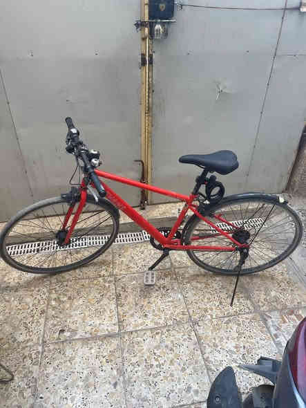 السلام عليكم ورحمة الله وبركاته
بايك موديل سي ٧٠٠ حجم ٢٨ 
باله ياباني 
نضافه فول فول مواصفات
ماركه ( EVANS) 
حساس امامي شغال بنسونك 
  سستم كامل شيمانو
يدات فر شيمانو اصلي 
السعر (  125  الف) 
عكرب ماركه اصلي  شيمانو  
  لون ميمز مشمشي
فول ختم شركه موصفات 
كير ٧ / ١ شغال سستم كامل 
عنوان بغداد البلديات
هاتف ***********
الاستفسار واتساب
