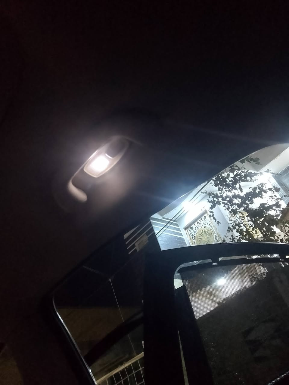 سلام عليكم ازيرا موديل 14 رقم اربيل دولي سنويه 31 فول مواصفات واحد ع واحد بيه بارد بسيط بالجاملغ الخلفي وباقي السياره كفاله عامه 6 سلندر محرك كير كفاله تخم تاير جديد قبل 4 ايام شاده تبريد قطعتين ثلج مري شفط ترحيب مري اشاير بالمري حساسات امامي خلفي لايت زنون بلادي بصمه ابواب بصمه تشغيل صندوك ذكي رادار مانع انزلاق نضام ايكو لد اناره داخليه بلادي كشنات تدفئه تبريد تحكم كشنات بعد الفول معروفه مواصفاتها السعر 135 وبيه مجال مكان السياره نجف ***********
