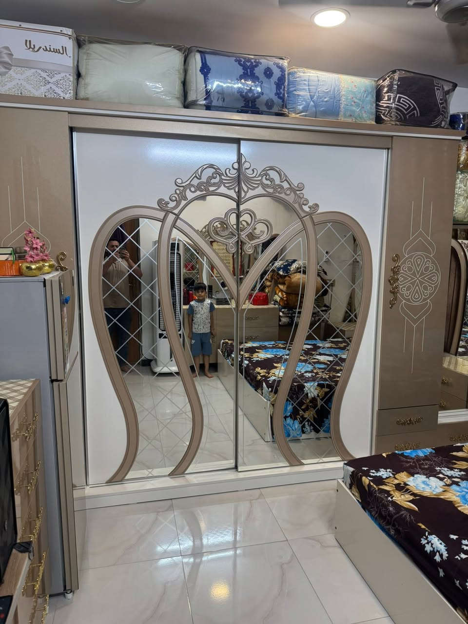 سلام عليكم غرفه تركيه للبيع مستعمله السعر 750 ألف وبيه مجال للاستفسار التواصل ***********
