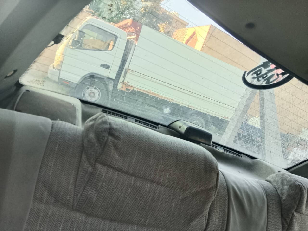 السلام عليكم كيه براد مديل 1992 رقم واسط البيع سعر 30 وبيه مجال مكاني واسط كوت حي الجهاد ***********
