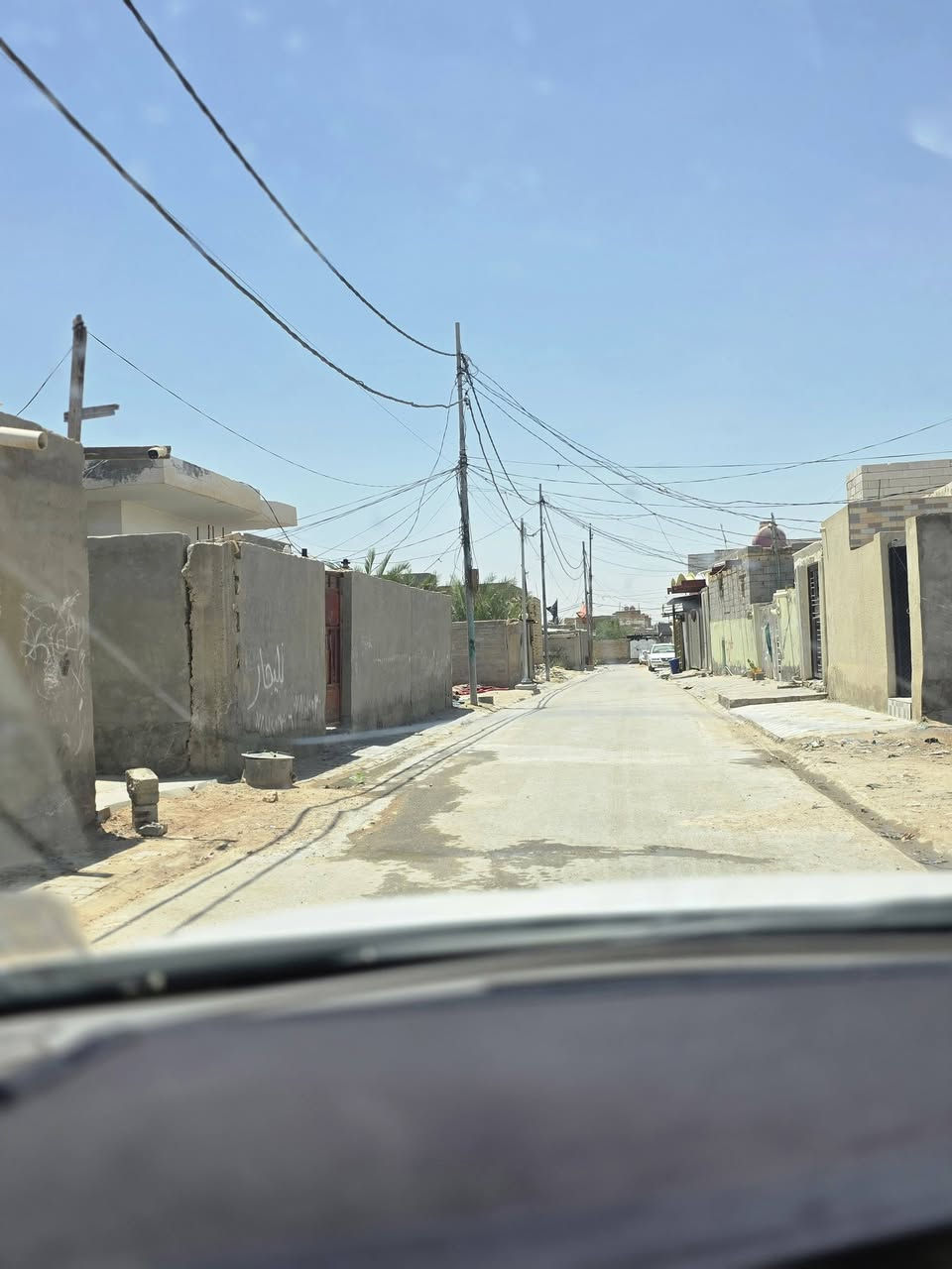 بيت في حي الامين نزلت ابو عباس ابو لماي تبليط اومجاري كامله زراعي مشمول بل تطويب بناء حديث كونكريت مسلح كله مبني ١٥٠ متر او ١٥٠ هيكل بس كامله  باقي بس جام اوصبغ ..ملاحضه البيت مساحته الكليه ٣٠٠متر مربع ١٥٠ كامله بس تكعد بيه يحتوي علا غرفتين اومطبخ حته صبغ مصبوغ ول مشتمل الثاني بس صبغ اوجام .. ستفسار ***********
