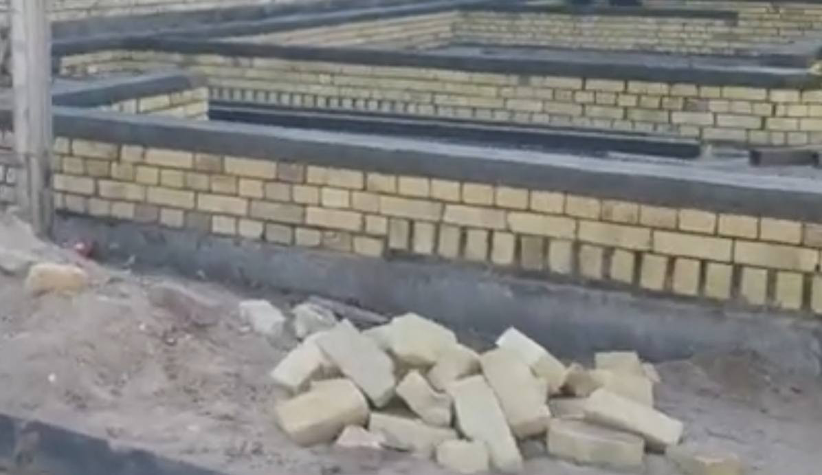 يا الله. 
متفرغين حالياً.
نقوم بالعمل التالي وبجودة ومصداقية في العمل :
١- لبخ البتلو داخل و خارج. 
٢- صب ة البتلو  10  سانتي. 
٣- تزفيت البتلو داخل و خارج. 
٤- اخراج الركام والتراب الزائد داخل البيت. 
٥- فرش البيت طابوق مع الحدل. 
٦- صبة النظافة. 
للتواصل اتصل او مراسلة على الواتساب ***********
