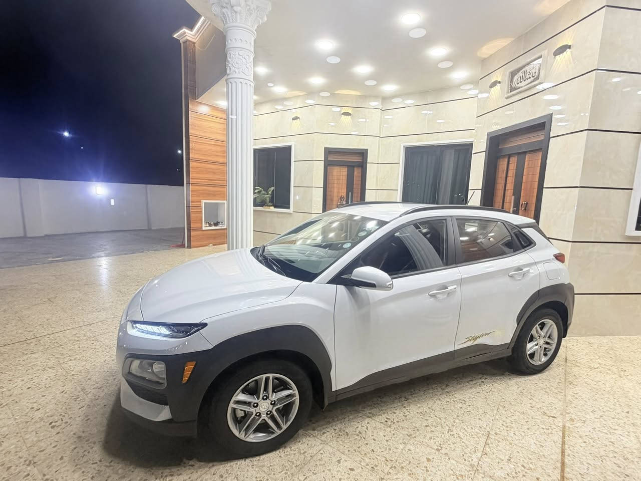 السلام عليكم
كونا موديل 2020 وارد امريكي كلين بدون حادث 
محرك 2000 دوش 
رقمً اربيل باسمي تحويل او وكاله 
ماشيه 66 الف 
للاستفسار اكثر الاتصال 
*********** 
السعر 138 بيهه مجال بسيط
