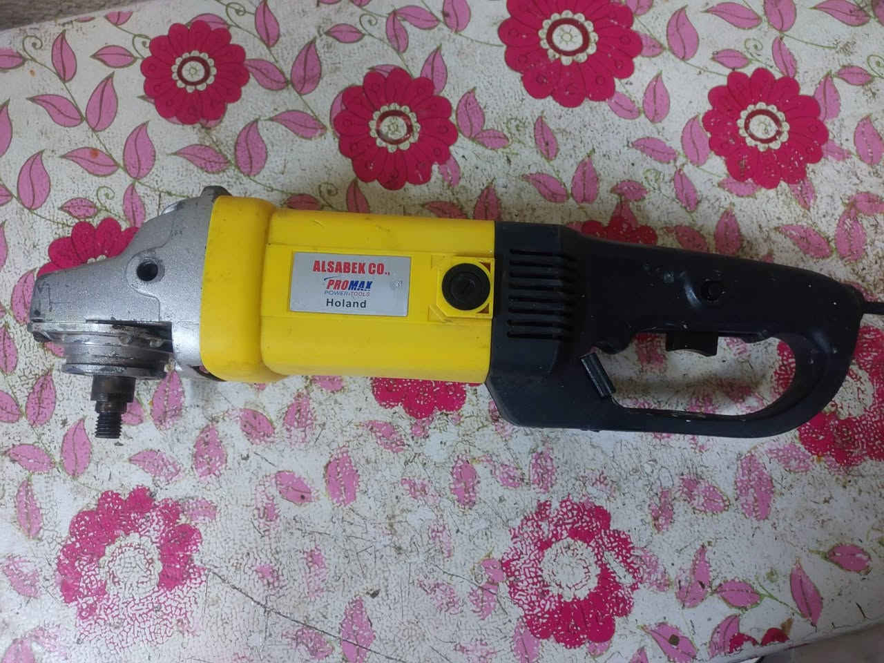 غراض استخدام قليل نظيفات المكان النجف تفاصيل على الخاص او الاتصال على الرقم ***********
