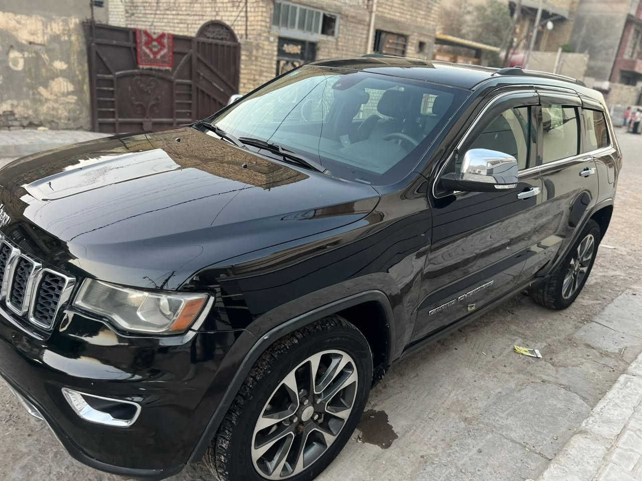 سلام عليكم :
البيع Jeep:السعر 193 بيه مجال 

موديل 2018 الاون اسود  فول 

عده الفتحه .. حادث جاملغ ايمن فقطط

بسمي  عنوان بغداد زعفرانيه 

*********** 🗯️
