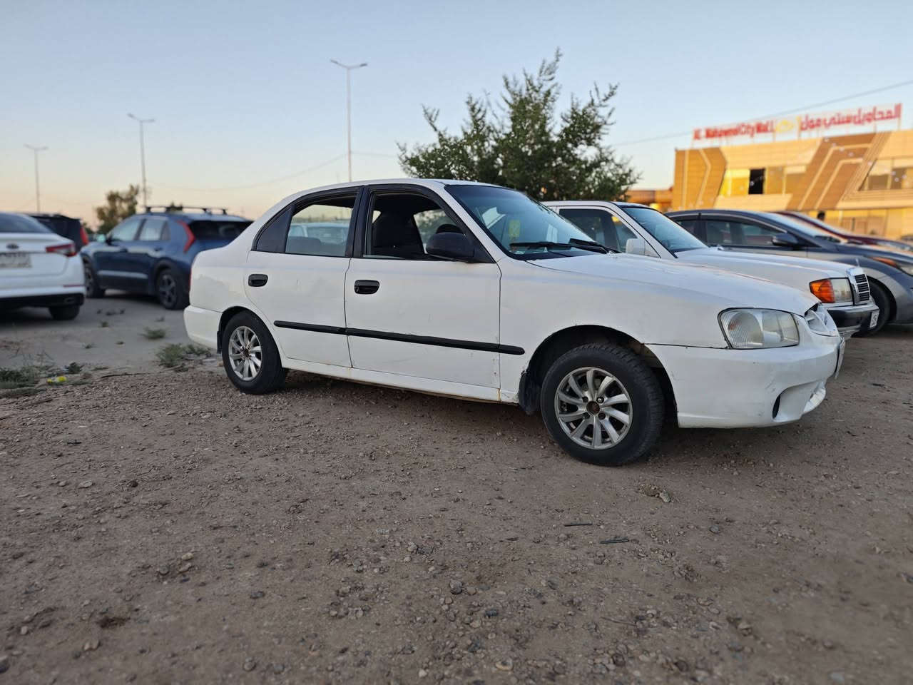 السلام عليكم
أكسنت موديل 2000
رقم كربلاء
تخم تايرات
كهربائيات كامله 
تحويل ثاني يوم 
حداديه ودبلات جدد ناعمه بشكل مو طبيعي 
محرك وكير مكفولات 
السياره محزمه 
بدون ضربه 
سعره 32
مكاني بابل مشروع المسيب قرب قاعده كالسو 
***********
