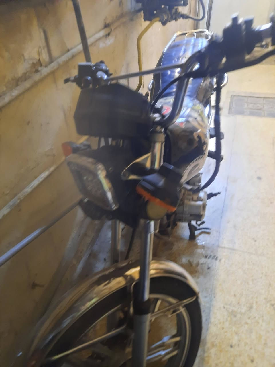 دراجه للبيع خمسه كيركامله مابيه نقص  
مكان الاعظميه كم راغبه خاتون
السعر350 بيه مجال لشراي رقم ***********
