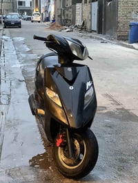 دراجه ثعلب لون اسود دراجه نضيفه كفرات بلديه بس لخلفيات لونهن اسود طافي...