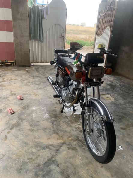 سلام عليكم دراجه امتياز للبيع  مكفوله من كلشي موديل 2025 العنوان صلاح الدين بلد ناحيه يثرب التصال على هاذا الرقم *********** السعر 675 بيه قليل
