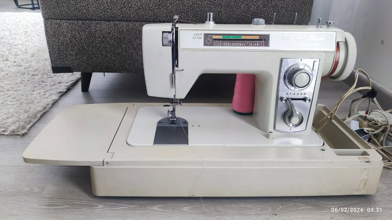 برازەڕی 24 نەخشە
لەسەردەقی شەریکەماوەتەوە
زۆرخاوێنە
جانتای خوی و مێزێکیشی لەگەڵاێە

ناونیشان: سلێمانی


**إذا كنت صاحب هذا الإعلان وتريد حذفه لأي سبب، رجاءا أرسل رسالة إلى الدعم الفني**