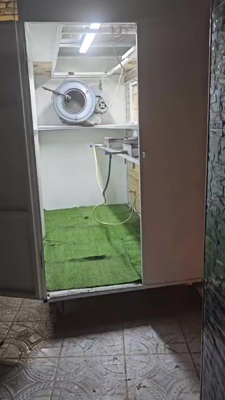 السلام عليكم
كشك  تزكام ثقيل متنقل للبيع لعدم التفرغ له 
بي فتحتين 
باگلة
 ولبلبي 
وترهم اي شي اكلات شعبية وكذلك عصائر طبيعية 
يعني اي مشروع تكدر تفتحة بي 
الي ابو مصلحة ويريد يسترزق منة 
الطول مترين ونص 
العرض متر ونص تقريباً 
الإرتفاع مترين 
مع كافة ملحقاتة 
طباخ عدد 2
مع منظم وصوندات 
وكذلك كهربائيات كاملة وجديدة 
ومجهز بمنظومة غاز يعني يشتغل كل الموجود البي علة قنينة وحدة 
يعني بس تتوكل  وتبيع والله يفتحها بوجهك 
للاستفسار ***********
واتساب او ماسنجر كذلك موجود
المكان في الديوانية ويوجد نقل لكل المحافظات 
السعر 900 بي مجال
