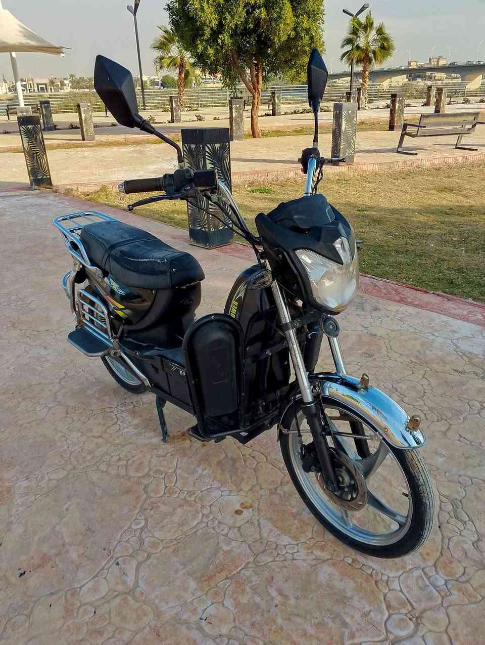 دراجه نوع هارلي للبيع سعر 350وبيه مجال للشراي بطاريات عل فحص وان ميعجبك افحص كهربايات شقاله للستفسار ***********.  ***********
