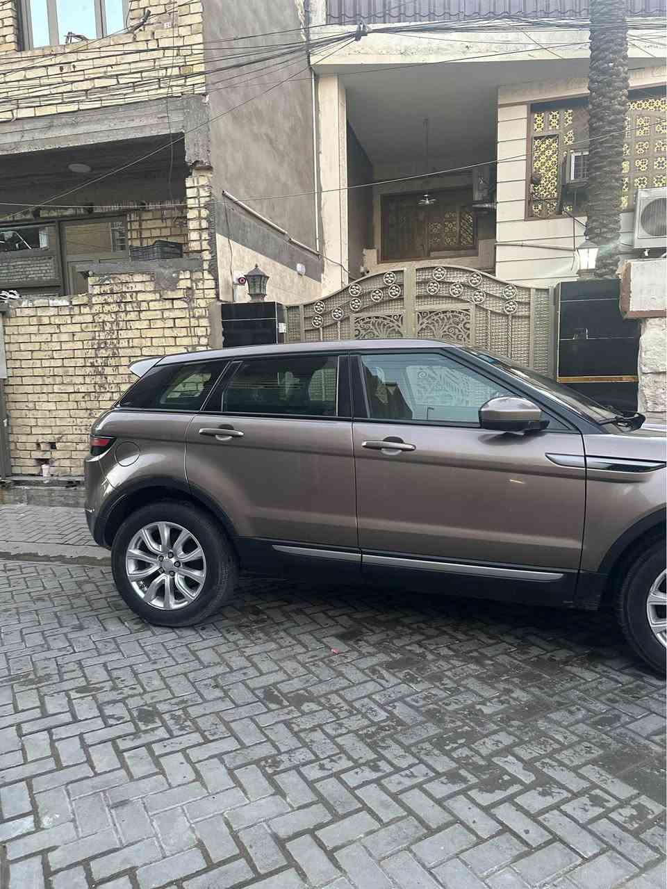 السلام عليكم 
السعر 143 ورقة 💲
 رانج روفر ايفوك 2016  سردار قمارة جام 

كفالة من الصبغ سيارة كل ادامتهة وتبديلات الدهن بالشركة لون مميز 
مواصفاتهة : 
كير ماوس
مري شفط
حساسات ورادار 360 
وكامرة 
 خمس وضعيات قيادة 
شفتات بالستيرن 
تحكمات 
سستم صوت 
مانع انزلاق 
نزول منحدرات 
قطعتين تبريد 
رقم بغداد باسمي تحويل ثاني يوم 

مكاني بغداد الجديدة 
*********** بغداد, العراق
