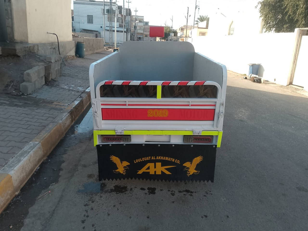 شباب ستوته للبيع موديل 19وراق وكمرك ستوته جديده وخير من الله كلهه شغاله ونضيفه سعر  مليون 650 وبيه مجال مكاني رمادي رقم لهاتف ***********
