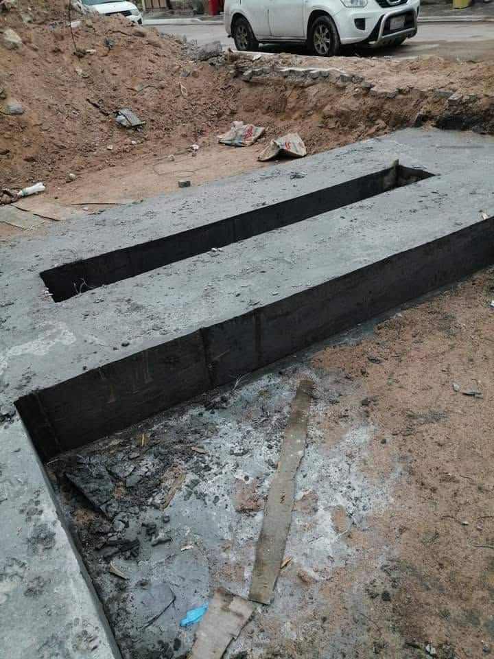 السلام عليكم هذا عملنه وكذلك تفاصيل العمل 
الهيكل 225 الف درجه اولى 
طابوك الطيب صب الكوبلن 15سم 
البتلو بناء حسب الارتفاع مانتقيد بأرتفاع محدد 
فوق البتلو بناء 3/70 
الرباط الارظي 12 شيش ابو ال16 الاتاري ابو النص مسافة اتاري عن اتاري 20 سم الاتاري كروشتين مخالف 
الصب C35 فابريتر القالب بلايود 
صب رباط النص 4 اشياش ابو النص اتاري ابو الربع مسافة الاتاري 20 سم 
الصب C35 
السطح تسليح حصيرتين ابو النص النشر كل حصيره 20 سم يعني الفتحه 10 سم 
جسور مخفيه ابو ال16 كل 3 متر 
الواجهه تشتغل حصيره ابو ال16 وحصيره ابو النص وحسب رغبة الزبون يري حصيرتين او كسر شبون ماعدنه مشكله 
شبكة السطح تتضمن البروفايل وباقي التفاصيل معروفه من اسمنت ورمل 

للتواصل ***********
