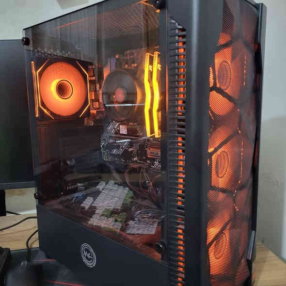 PC للبيع

مواصفات

CPU: R5 5600G + Radeon

Mother Board: ASUS Prime B450M - AII

RAM: 8*2=16GB, 3600

Storage 1: 256GB m.2 nvme gen.4 
Storage 2: 512GB HDD

Power supply: DeepCool PF600

جديد تقريبا واستعماله قليل جدا مناسب للألعاب والاستخدام اليومي.

السعر: 450 الف
مكاني كربلاء، الحر

***********

Telegram: ittyro
