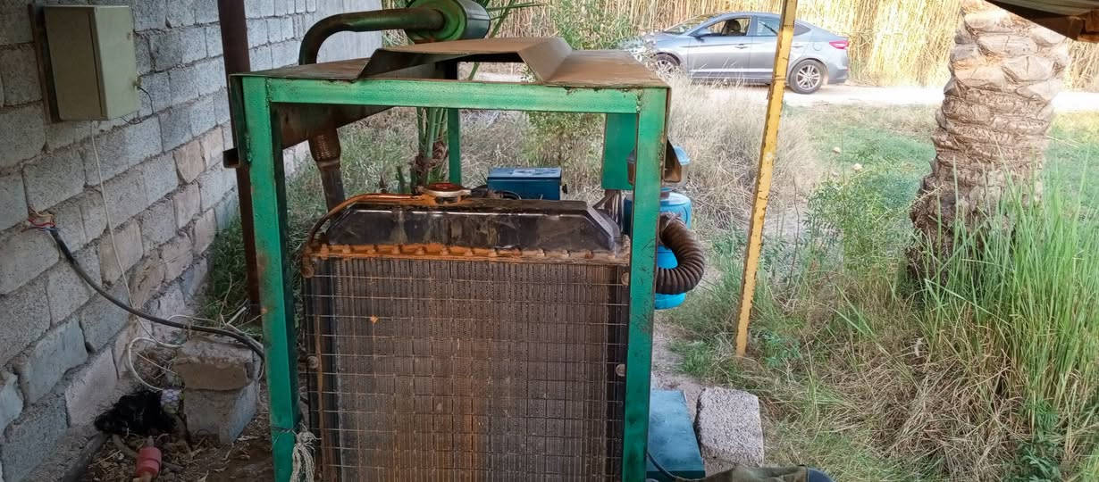 مولده كهربائيه نوع كيا حجم 2701 استعمال قليل محرك  نضيف مامفتوح  على الشركه بيه تبخير قليل مع رأس توليد 30كيفي  العنوان بابل/جبله *********** ورقم اسيا***********
