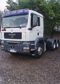 07831140564  07710443176