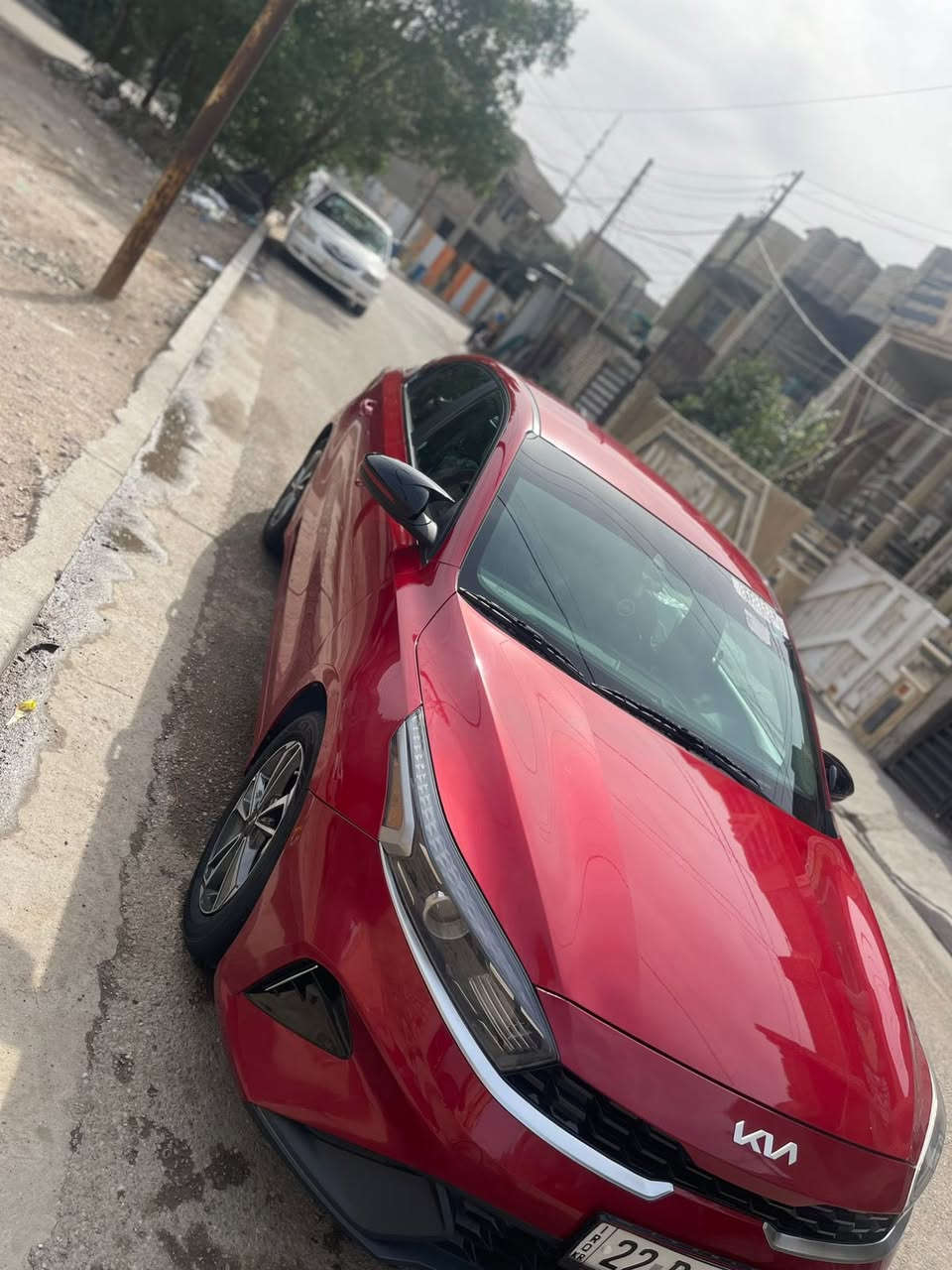 كيا فورتي 2024 وارد امريكي
🔴كفاله عامة من صبغ والتبديل 
وبدون ايرباك فقط بارد موضح بالسونار 

✅مواصفاات السياره 
فول تحكم ستيرن 
شاشه حجم كبير  + كامره دواره 
رادار امامي اوتو بريك   
نضام تحديد مسار للسياقه الالكترونيه
تحكم استيرن كل الجهات    
مانع انزلاق + كروز سرعة 
محرك 2000 دوش  
السياره نضيفه 
ماشيه ٢٧الف فقط

السيارة متعوب عليها تايرات تخم جدد قبل اسبوع شدتيهن 
لايت زنون ابيض ثلجي 
انارة داخلية متغيرة تتحكم بيها بالتلفون
كاملة من كل نواقص 
السيارة بأسمي 
مكانها بغداد الدورة
السعر :165$ ورقة
الاتصال والاستفسار :***********
