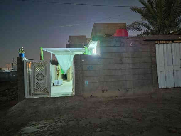 دار للبيع مساحه ٢٤٠ متر طابقين يحتوي عل ٣ غرف نوم طابو زراعي سند ٢٥ عنوانه قريب العلويه شريفه سعر ٩٣ قبل للتفاوض ***********
