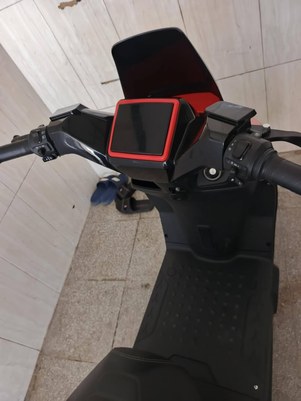 سلام عليكم دراجه شحن لبيع جديده كلشي مابيه ٦ باتري سعر ٨٥٠ بيه مجال حك لجيه هذه ارقم***********
