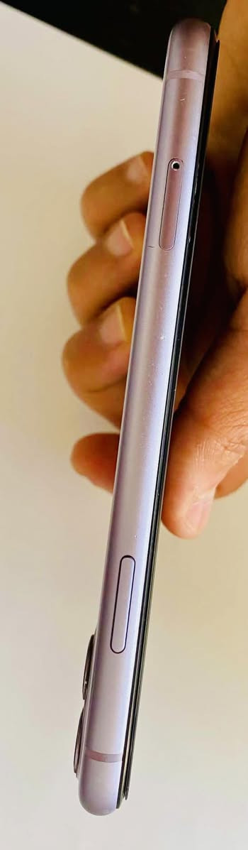 ‏عندي iPhone 11 عادي للبيع شرط ما نبدل شاشة فقط بس بطارية الاصلية 100.  ￼ دبل ￼خط ￼ الموبايل كله شرط ￼ ولا عنده مروس عادي السعر 225


**إذا كنت صاحب هذا الإعلان وتريد حذفه لأي سبب، رجاءا أرسل رسالة إلى الدعم الفني**
