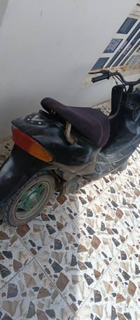 دراجه البيع محرك خير من الله بس صلنصه واكعه والكفر المامي ترايك وين مي...