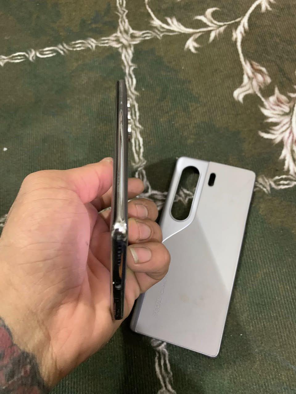 سلام عليكم جهاز تكنو كامون 40فايف جي ستعمال 3ايام جهاز جديد ذاكره 256 مكاني بغداد الكماليه رقم الهاتف (***********
