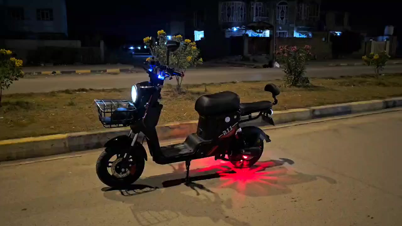 دراجه R11للبيع نضيفه كفرات باتريات
السعر 400 وبيها مجال مكاني الشطره وهذا رقمي *********** .
