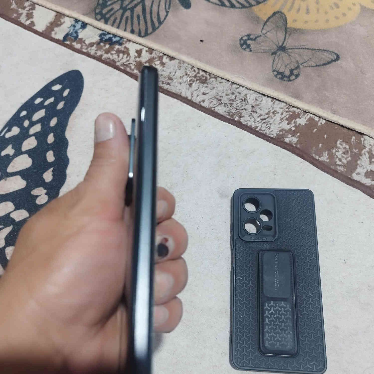 ريدمي نوت 12برو بلس 5Gذاكرة 256جهاز نظافه 100/100جهاز عملاق يشغل الالعاب باعلى دقه وشاشته سوبر اموليد عاليه الدقه تدعم 120هيرتزوسماعات الجهاز ستيريو دبل سبيكر وكامر روعه يصور بدقه عاليه يصور بدقه 4K الجهاز جديد ومكفول
مكاني البصرة الحيانيه 
***********
السعر 200 البصرة
