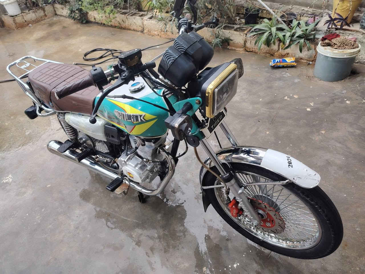 السلام عليكم للبيع تايكر سونك 2024 مكفوله عدة خسفه بسيطه بتانكي كهربائيات كلهة شغاله اوراق كامله مكينه وضع شركه دراجه خير من الله كلشي بيهة شغال السعر 600وبيهة مجال حك الجيه كلش بسيط ***********مكان واسط قضاء الصويرة
