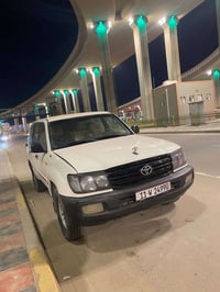 لاندكروزر • ٢٠٠٤ • مكفولة ضربة