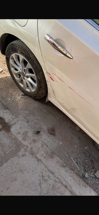 سياره نيسان سنترا تجميع صيني2025 بيها هاي الطكه وحار بالدوسه فقط سياره...