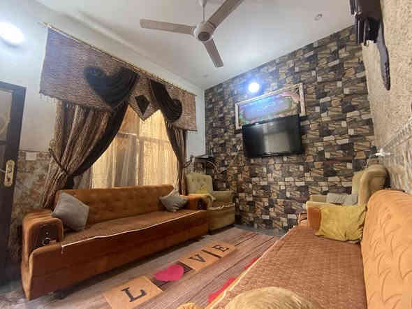 40 متر للبيع السيديه الضباط مربع القاده الاول 

يتكون من ثلاث طوابق 

الارضي صاله مطبخ صحيات 
الاول غرفتين صحيات
الثاني غرفه صحيات

جبهه 6

سعر 170 قفل

للاستفسار الاتصال على الارقام 
***********
***********
مكتب مدينه الرباط السيديه شارع المركز الصحي مقابل صيدليه بر الدواء
