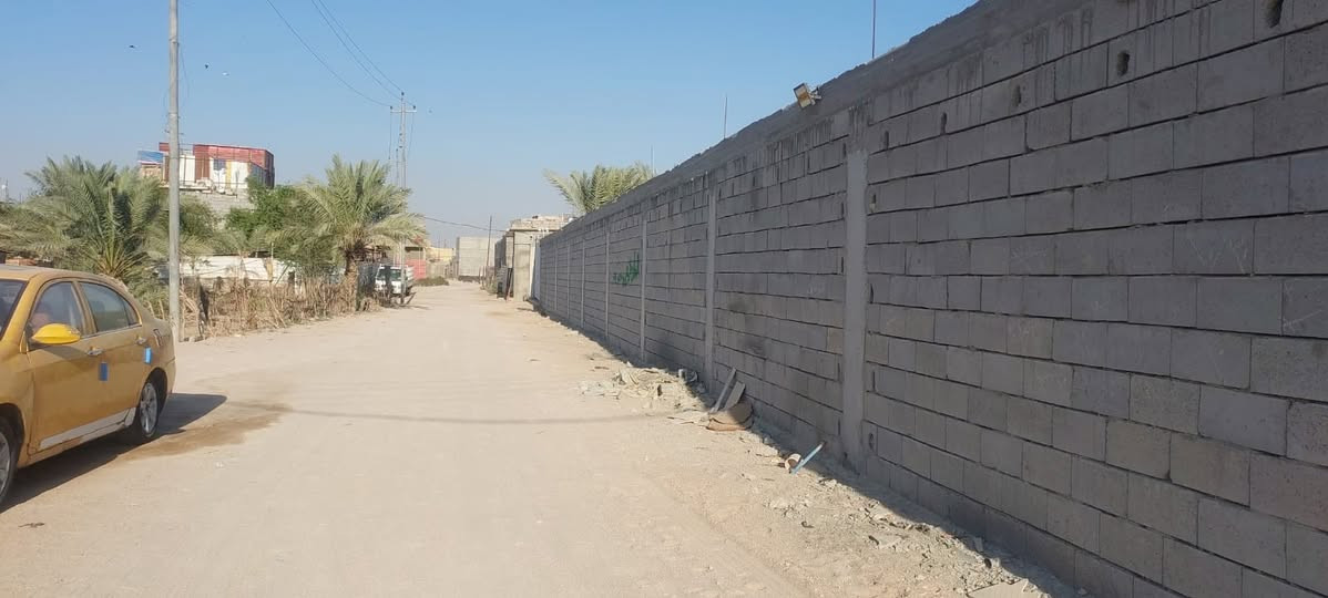 مكتب عقارات الاكرم
‼️بيت للبيع ‼️
📐مساحه ١٠٠ م
🔴 التفاصيل غرفتين وصاله ومطبخ وديوانيه وصحيات البيت بناء طابوك درجه اولى البيت ركن الشوارع عرضها ٩ متر طابو صرف باسم عراقي كفاله انه صاحب البيت 
📍العنوان بصرة شط العرب الجزيره الرابعه قبل المدارس يبعد عن شارع باب الهوى ٢٠٠م  البيت بناء هاي السنه ٢٠٢٥ منطقه جديده اصوليه ١٠٠ %
💸💵سعر  ٥٨ وبي مجال للشراي
الاتصال على الأرقام
***********
***********
***********
