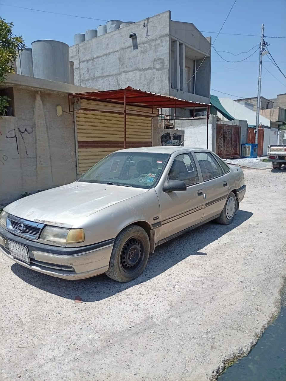 السلام عليكم اوبل فكترا للبيع بسمي موديل 1992 حجم 16 مكان كركوك حي العسكري  كابون بانزين سعر 30 بيهة مجال الاتصال علرقم ***********
