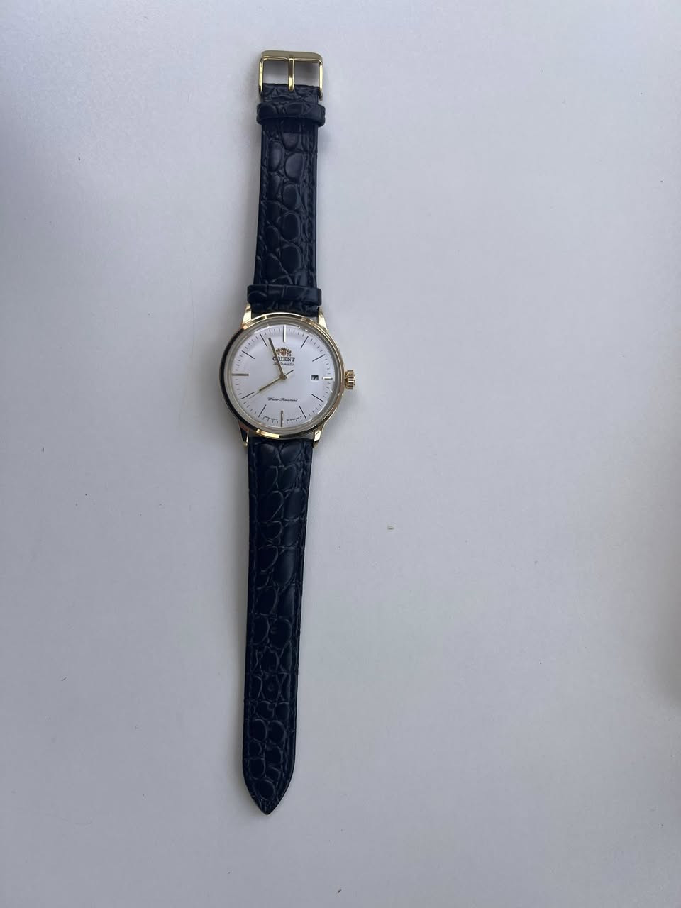 � للبيع ساعة أصلية فخمة ماركة Orient Watch 🔥
⌚ مكينة يابانية أوتوماتيك (تشتغل بحركة اليد بدون بطارية)
🇯🇵 صناعة يابانية أصلية 100%
✨ مطلي بالذهب – فخامة ولمعة راقية
⚪ مينا أبيض كلاسيكي واضح وأنيق
📅 عرض تاريخ
💧 Water Proof (مقاومة للماء)
🖤 سوار جلد أسود نقش تمساح
📦 مع العلبة الأصلية
✅ نظيفة جداً وحالة ممتازة

ساعة ترفع اللوك وتناسب الأعراس، المناسبات، واللبس الرسمي 👔✨
ماركة معروفة بالدقة والاعتمادية

💰 السعر: 150,000 دينار فقط
📞 ***********
