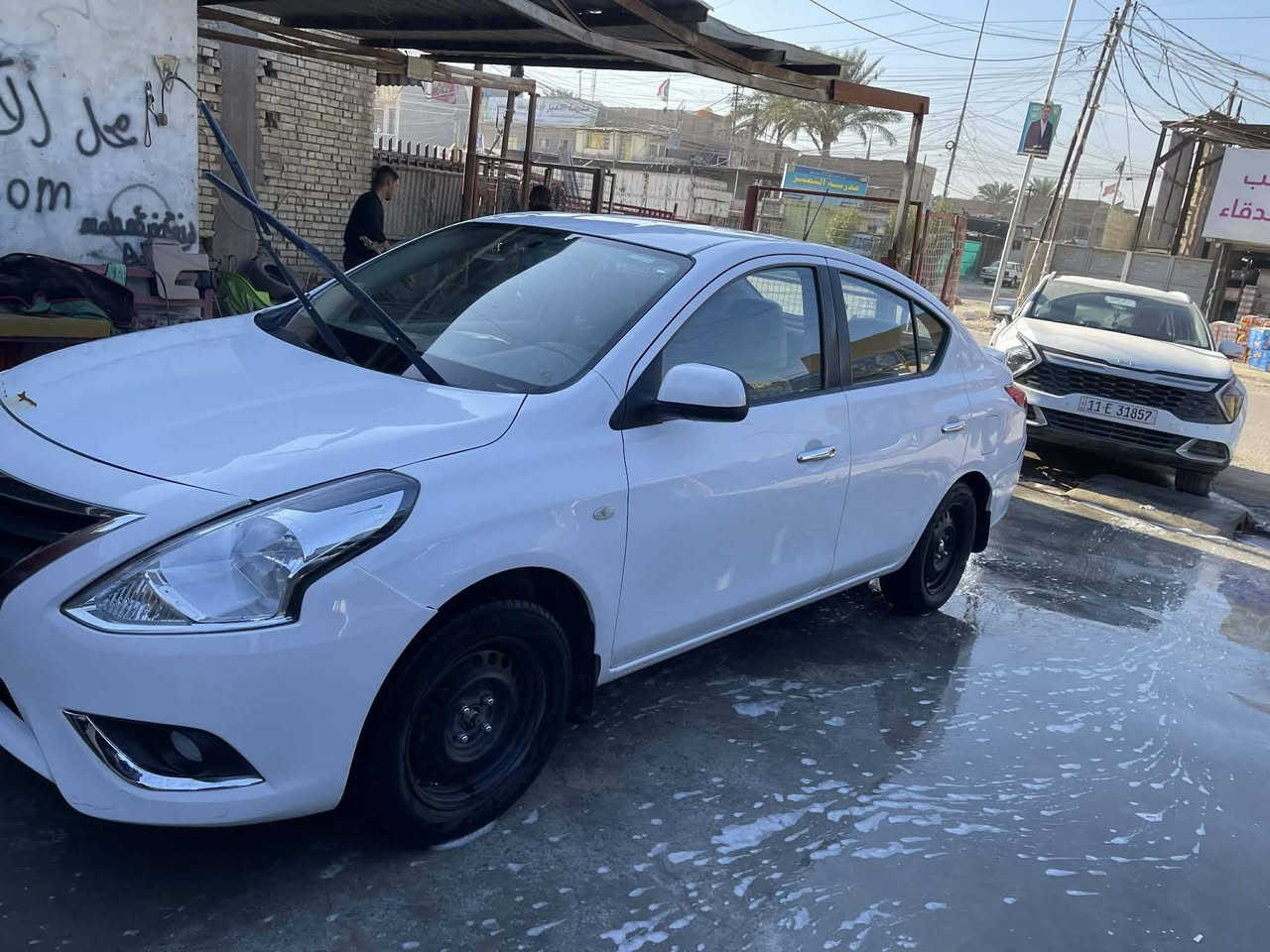 سيارة نيسان سني  موديل 21 
اربيل  تحويل أو وكالة 
ماشية 127 الف 
بسها خمس قطع بارد ورصعات بل باب الخلفي الي ورا السايق
القطع البنيد والجاملغ الامامي الايمن والجاملغات الخلفية رصعات وراجعات بارد والجنطة نفس الحالة .
 السعر 10500 $
بيها مجال بسيط حق الجية
للاستفسار الاتصال على ***********
