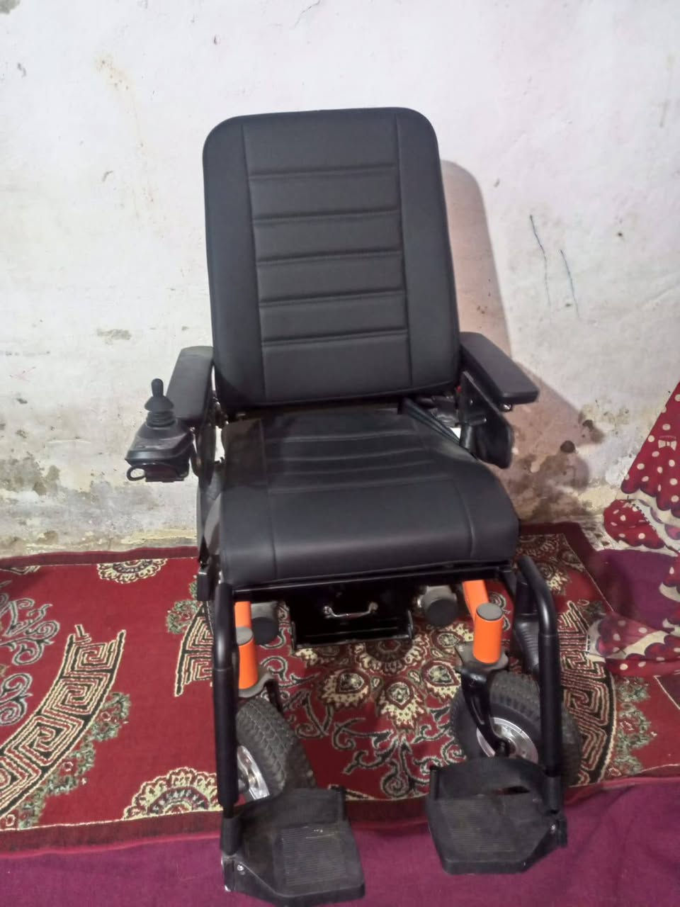 سلام عليكم عربانه شحن جديده غير مستخدمه للبيع السعر
مليون ونص قفل 
ناصريه مركز 
للاستفسار ***********
