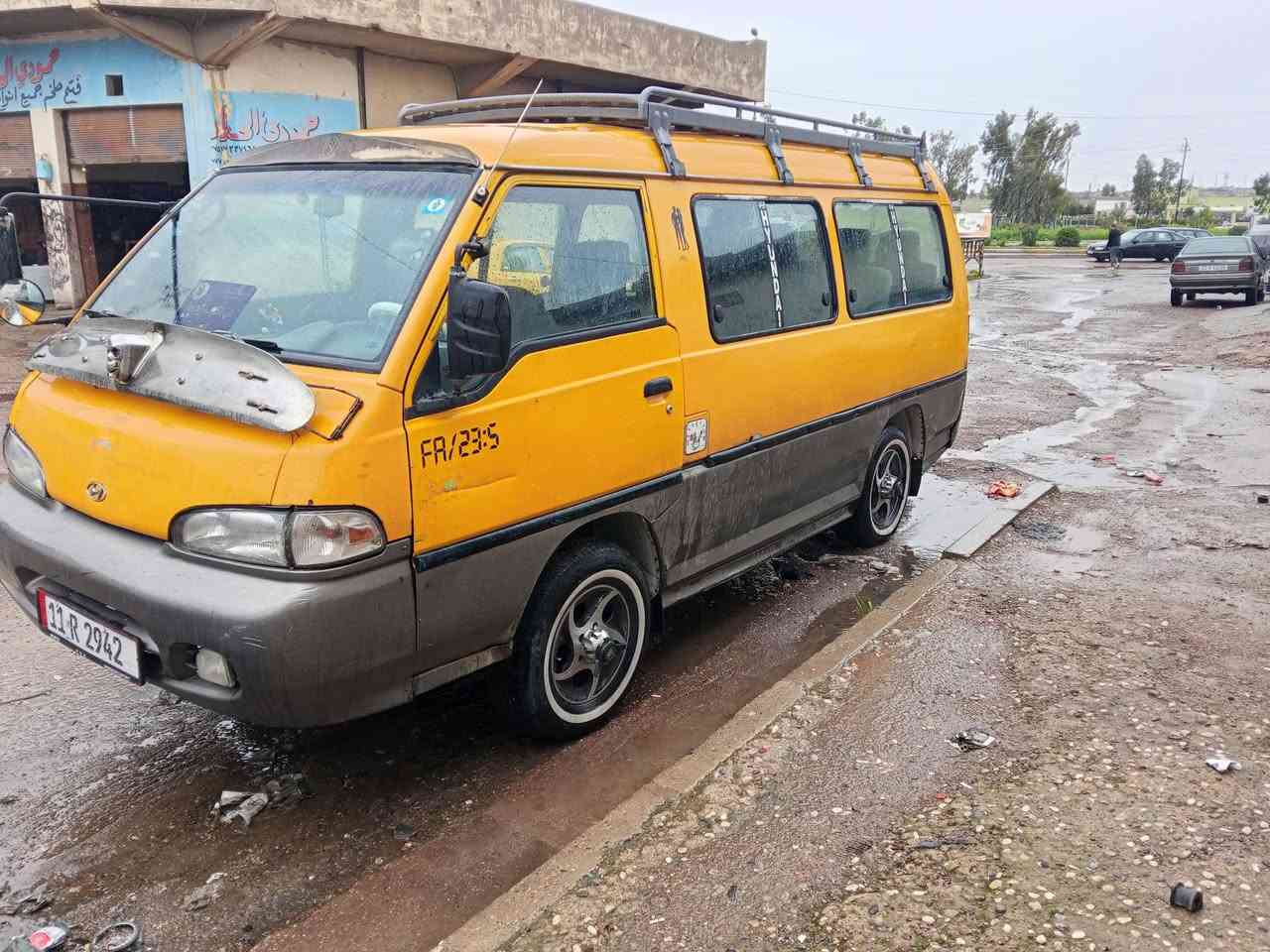 للبيع هونداي موديل 96 بسمي  رقم نكليزي محرك كير  شرط سياره جديد بدون صبغ مكاني موصل حي سماح سعر 65بيها مجال رقم ***********
