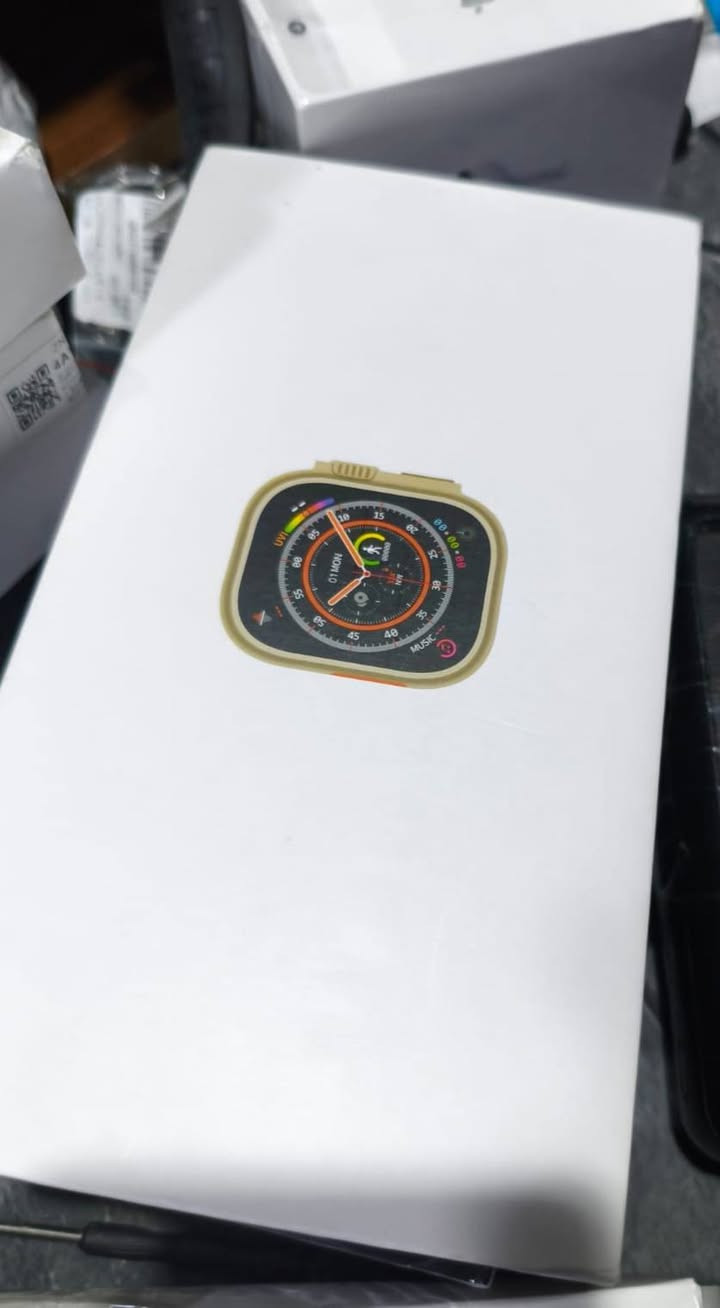 هذا المنتج هو ساعة ذكية من ماركة زيبلايز طراز ستراطوس 2 (Zeblaze Stratos 2). 
الشاشة: تأتي بشاشة AMOLED ملونة عالية الدقة مقاس 1.3 بوصة. 
الميزات الرياضية: تحتوي على نظام تحديد مواقع عالمي مدمج (Built-in GPS) وتدعم أوضاع رياضية متعددة لتتبع الأنشطة بدقة. 
الصحة والبطارية: توفر إدارة صحية على مدار 24 ساعة (تتضمن مراقبة معدل ضربات القلب والنوم)، وتتميز بمقاومة الماء حتى عمق 50 مترًا (5 ATM). 
الاتصال: تدعم تلقي إشعارات الهاتف الذكي عبر تقنية البلوتوث.


**إذا كنت صاحب هذا الإعلان وتريد حذفه لأي سبب، رجاءا أرسل رسالة إلى الدعم الفني**