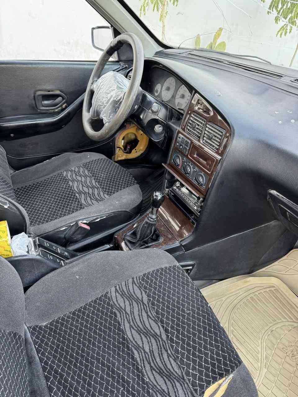 السلام عليكم بيجو بارص 11سياره كفاله بيه بس جاملغ الكدام مبدل بدون ضربه وبيه نص الدوار صبغ واضحه بالصور اثر خياس رقم نجف بأسمي تحويل ثاني يوم كير جديد مكينه بيه رنكات  تخم تاير جديد تبريد شغال حداديه 70 بالميه مصفره هيئه وغرامات السعر ٢٧ وبيه مجال العنوان نجف للتواصل ***********
