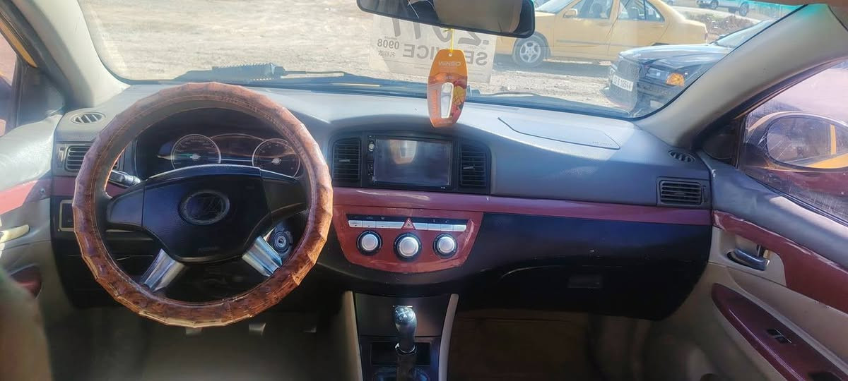 ليفان موديل 2011
رقم بغداد 11 وكاله تحويل من شرعي كربون بيها 
هيا غرامات صفر كشنات جلد فول بس كير عادي ماكينه شرط لا صرف ولا نفخ    
تتخم تاير امامي خلفي جديد كهربائيات كلها شغاله 
سياره جاهزه مال شغل اي ضرر ما ابيها سعر 45 وبيها مجال
***********/  ***********
مكاني تلعفر
