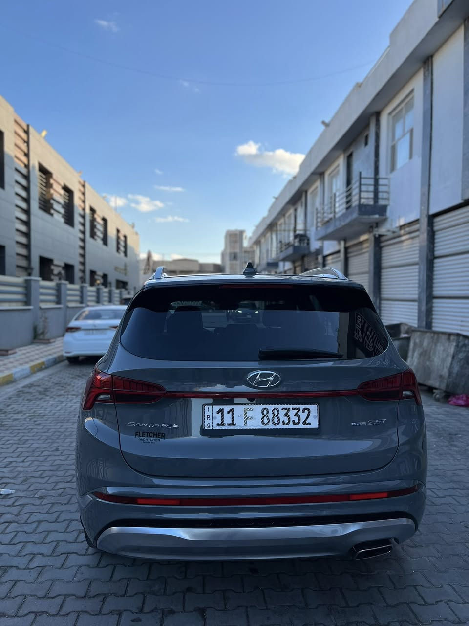 السلام عليكم 
للبيع ...... 
سنتافيا 2023 calligraphy اعلى فئة بالسنتافيا 
محرك 2500 توربو 
بانوراما 
*فور ويل 
*قمارة كنتارا 
*رادار امامي 
*رادار جانبي 
*هاند بريك بصمه 
*اوتو هولد 
*بصمه صندوگ وابواب 
*اشاير بالدشبول كامرة داتا شو 
واكو مواصفات هوايه ميحتاج اذكر السيارة فول الفول  
السياره حلوه مواصفاتها وجديده كلش
والباقي ميحتاج ينذكر السياره احلى من الصور 
(حادثها فقط الباب الخلفي للسائق مثل ما موضح بالصورة )

للاستفسار *********** فقط بدون خاص مكلف بالنشر
