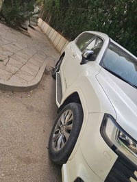 لاندكروز خليجي 2023 Vx  رقم بغداد بسمي ماشية 25 الف استخدام قليل  فول ...